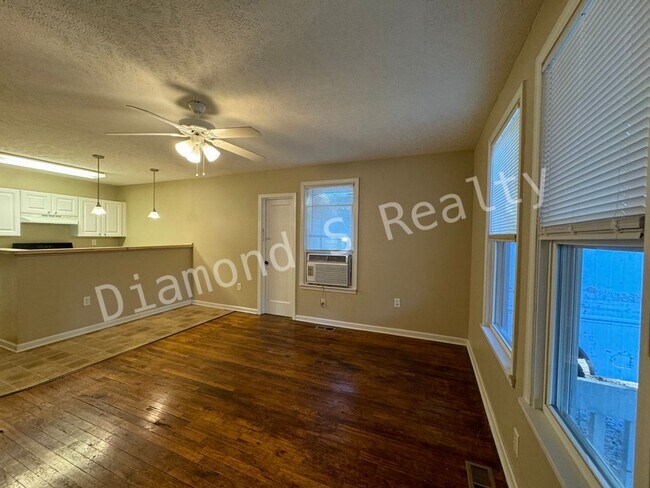 Foto del edificio - 1501 E McDaniel St