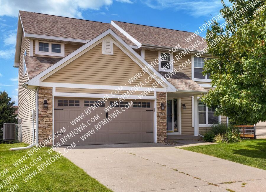 Foto principal - 900 SE Woodbine Dr