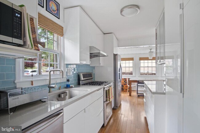 Foto del edificio - 303 Princeton Blvd