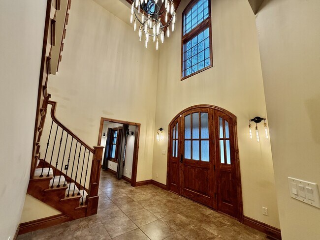 Building Photo - 6819 S Greenfield Way