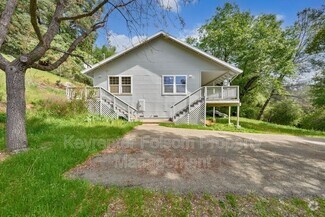 Building Photo - 5456 Oak Leaf Cir