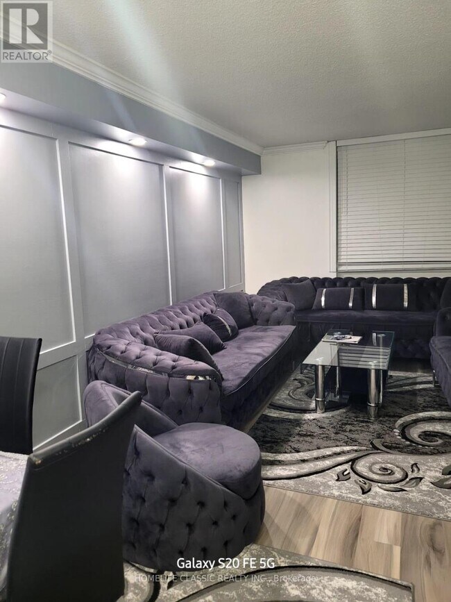 Building Photo - 236 Albion Rd