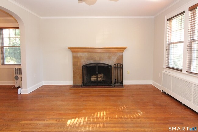 Building Photo - 53 Lilac Ave