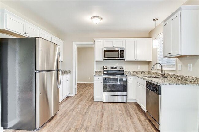 Foto del edificio - 3881 Bressler Cir