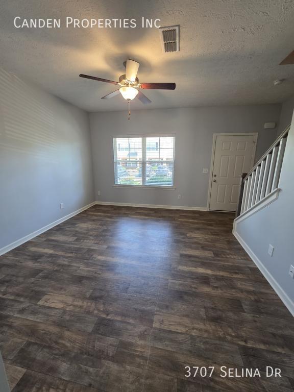 Building Photo - 3707 Selina Dr