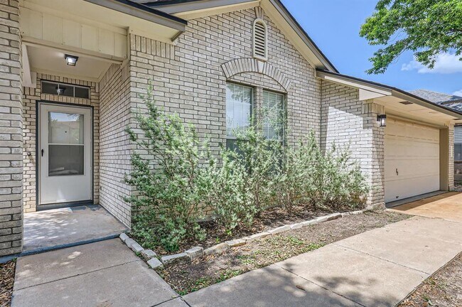 Foto del edificio - 2451 Roundabout Ln