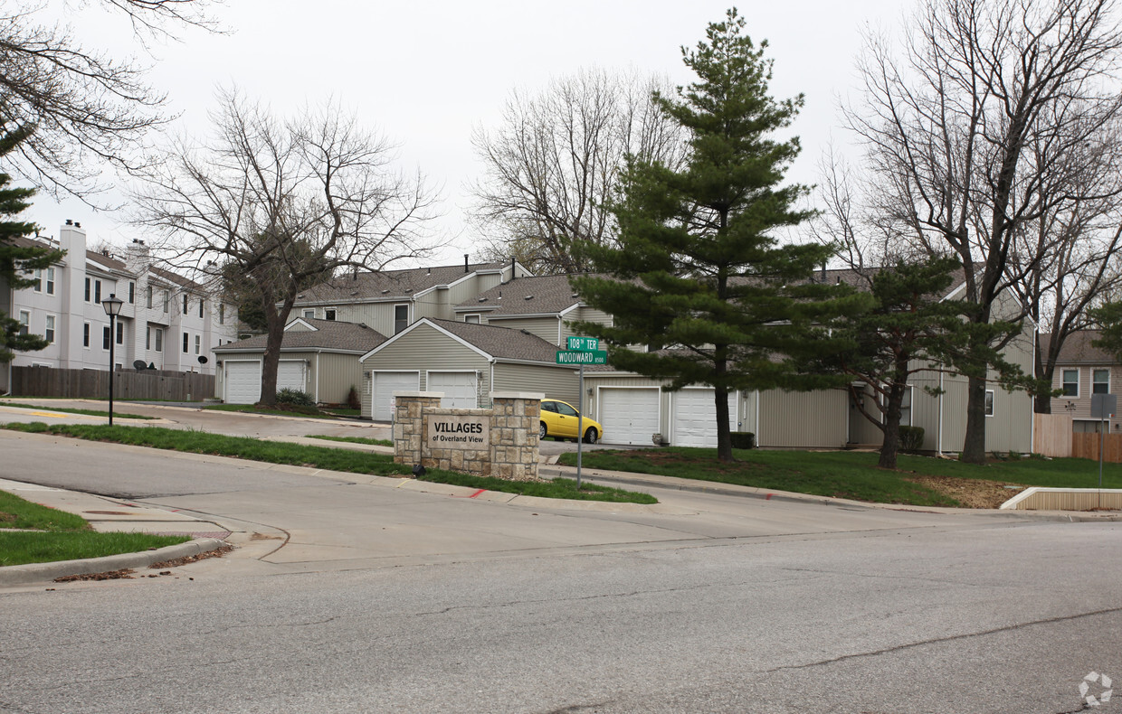 Primary Photo - Villages of Overland Park