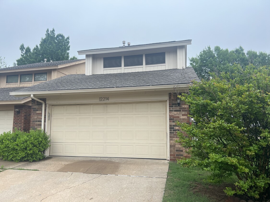 Primary Photo - 12214 Banyan Ln