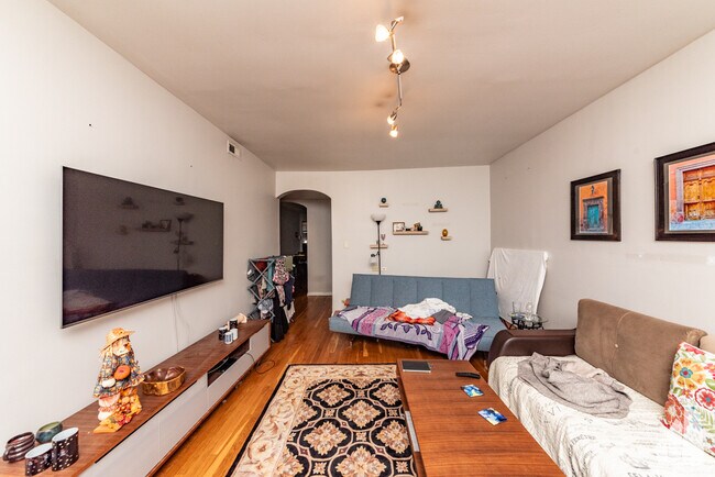 Foto del edificio - 1524 N Artesian Ave