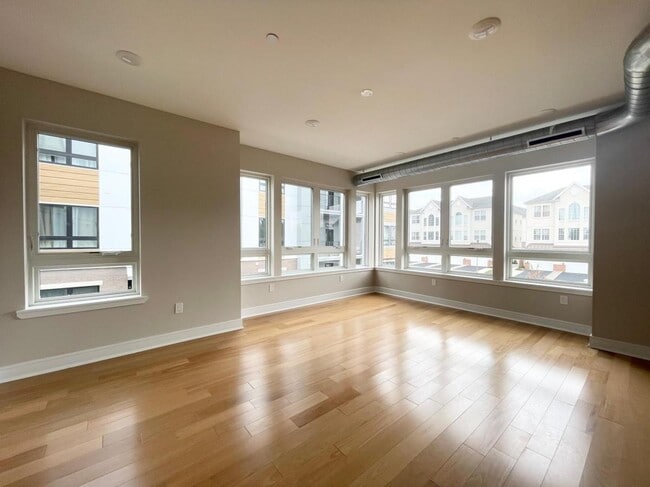 Building Photo - 3202 Capri Dr