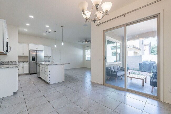 Building Photo - Four bedrooms - Great Location!