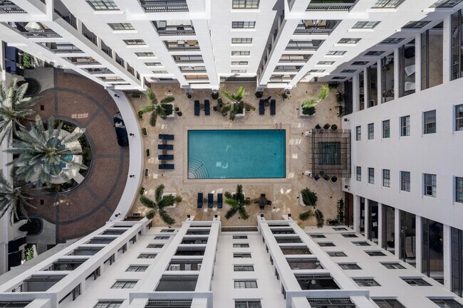 Foto del edificio - 233 S Federal Hwy