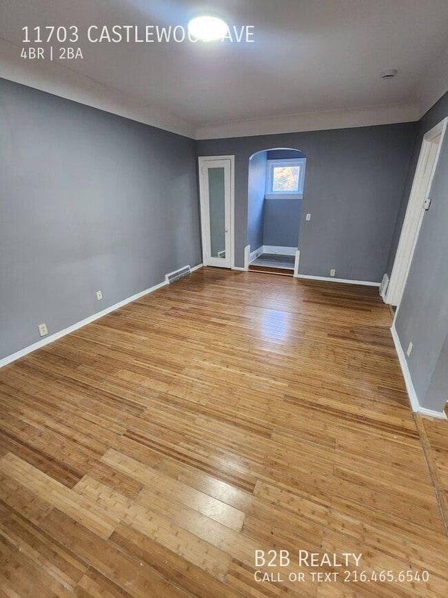 Foto del edificio - 11703 Castlewood Ave