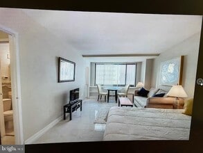 Building Photo - 1021 Arlington Blvd