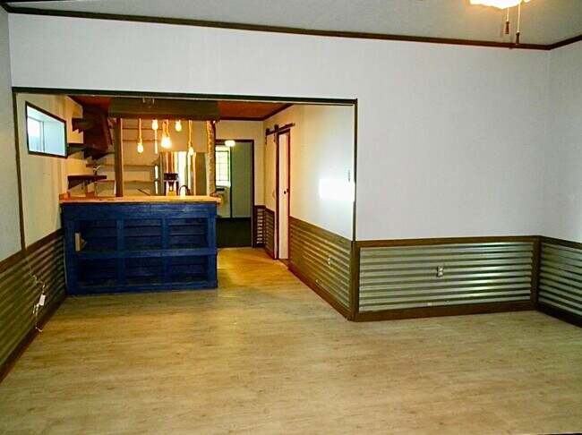 Foto del edificio - 8707 Private Rd 7355