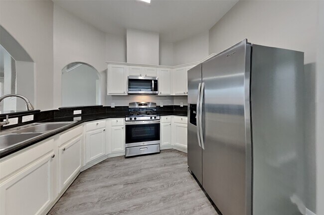 Foto del edificio - 9102 Colony Cove Dr