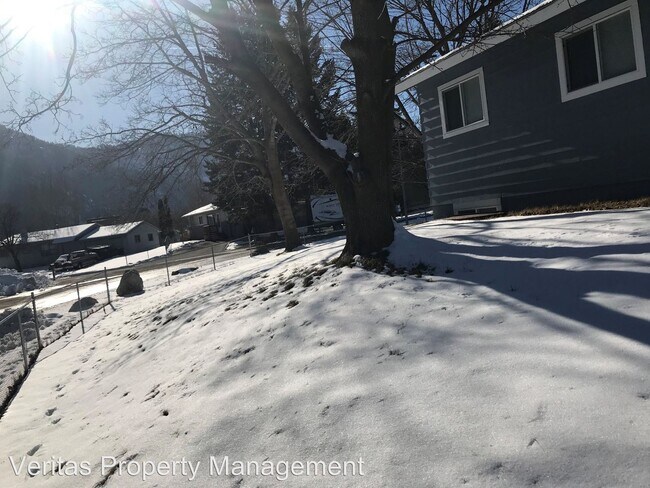 Building Photo - 5 br, 2 bath House - 8 Canyon View Dr.