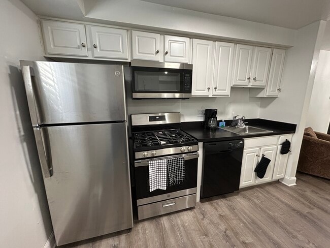 Building Photo - 339 Homeland Southway