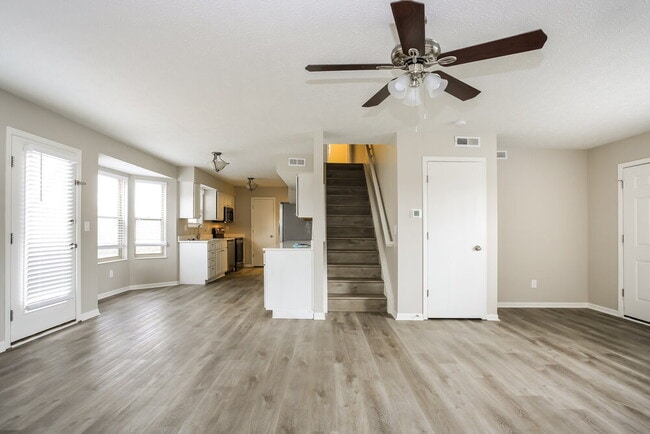 Building Photo - 5774 Oyster Bay Way