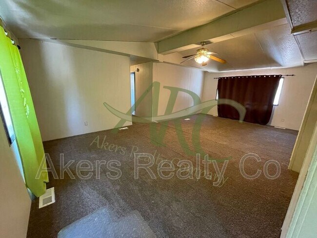 Foto del edificio - 965 S Blueridge Dr