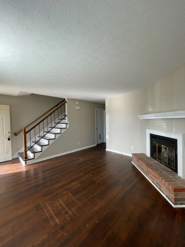 Photo - West Knoxville!  Short or long term lease options available .  2 bedroom with additional large bo... House