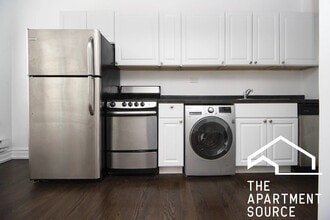 Building Photo - 3345 N Marshfield Ave