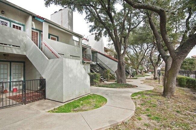 Building Photo - 13211 Emily Rd