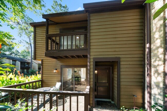 Building Photo - 11711 Memorial Dr