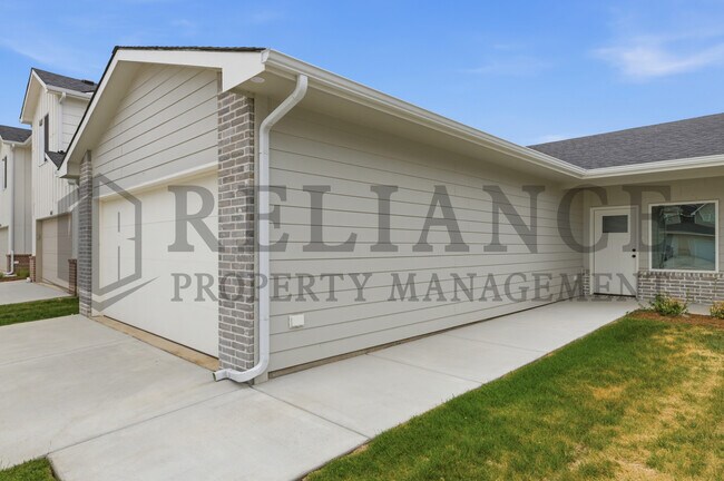 Building Photo - 157 N Gowen St