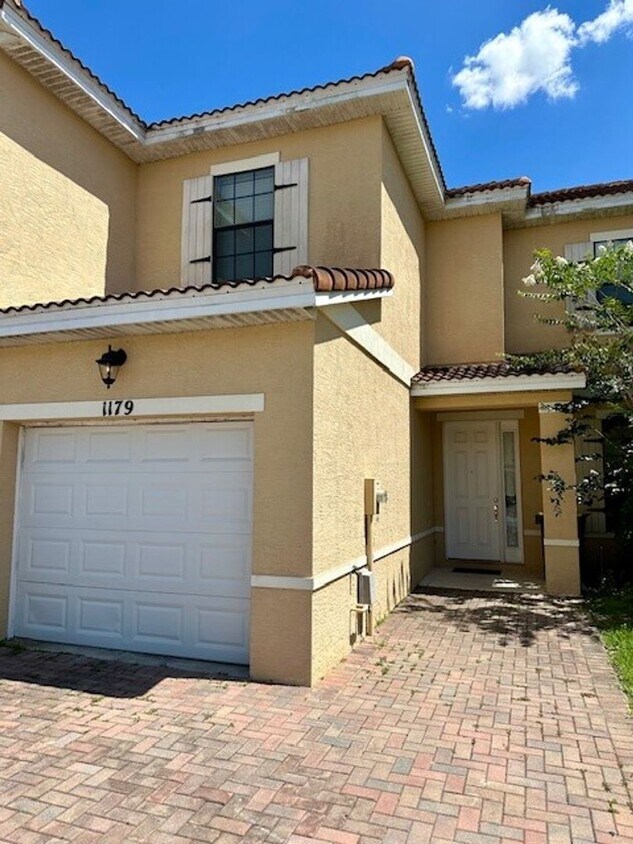Primary Photo - 3/2.5 in Tuscany Preserve! GATED community...