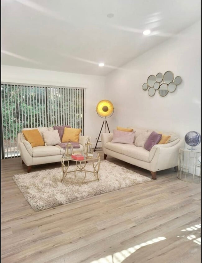 livingroom - 13834 Bottlebrush Ct