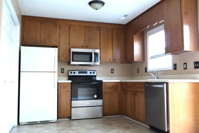 Foto del edificio - 1540 W Market St
