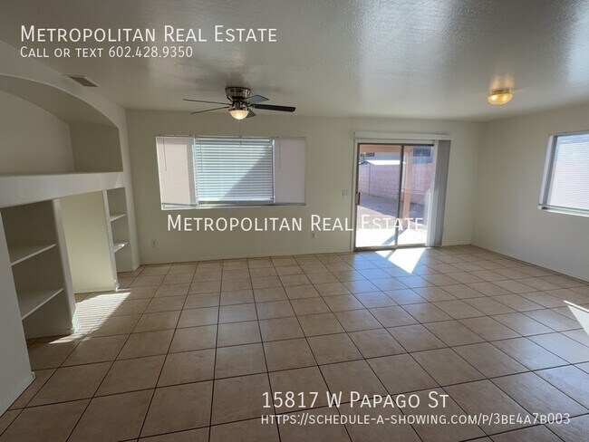 Foto del edificio - 15817 W Papago St