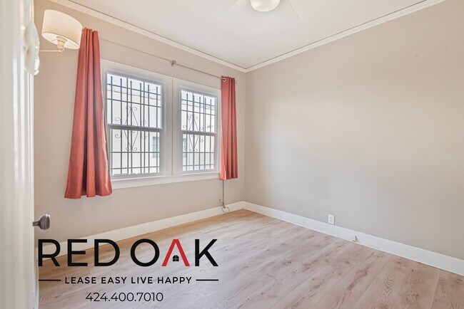 Foto del edificio - 7660 Fountain Ave