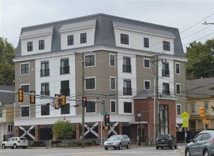 Building Photo - 2 Silver St