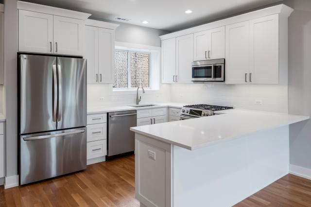 Foto del edificio - 3 bedroom in Chicago IL 60640