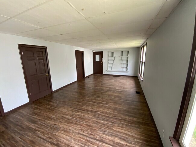 Building Photo - 53 Lake St