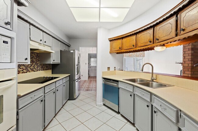 Foto del edificio - 10728 Briar Forest Dr