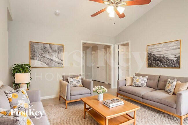 Foto del edificio - 4 Franklinwood Dr