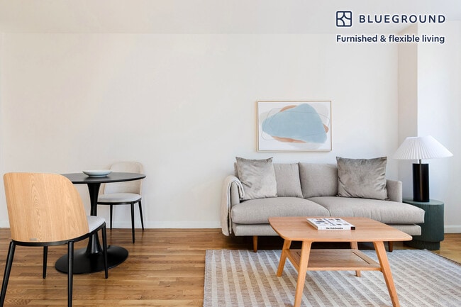 Foto del edificio - 120 W 21st St