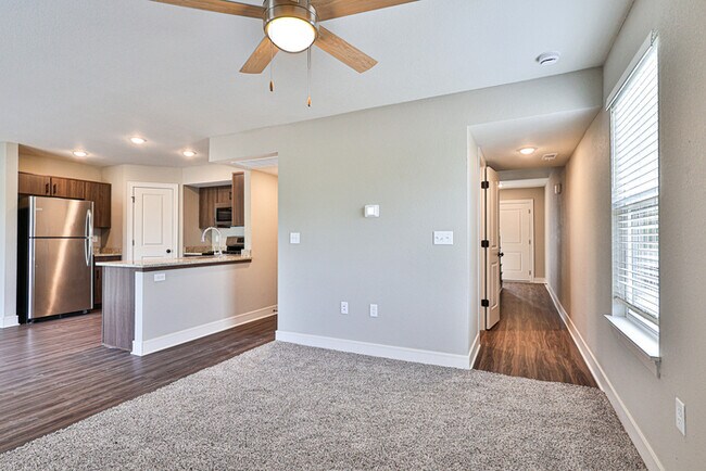 Building Photo - 1507 NE Shale Court, Grain Valley, MO 64029