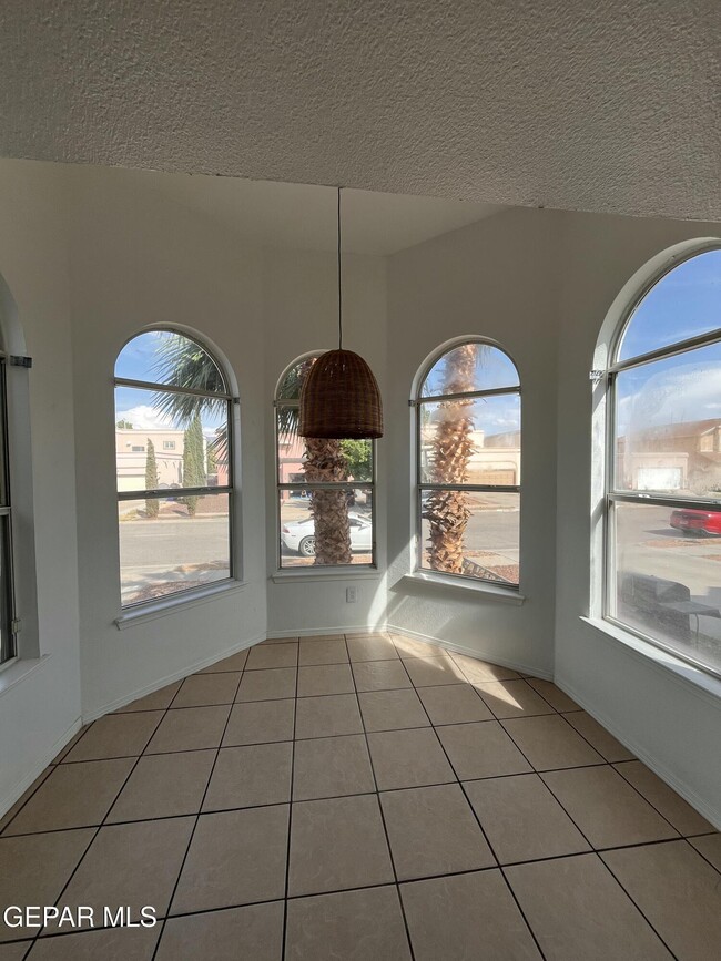 Building Photo - 6105 Pecan Park Pl