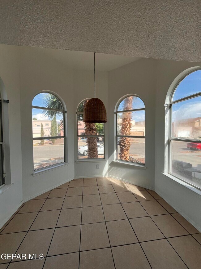 Foto del edificio - 6105 Pecan Park Pl