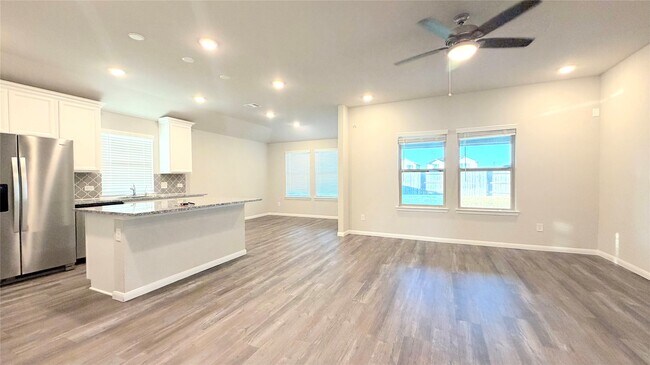 Foto del edificio - 27006 Sunset Palace Dr