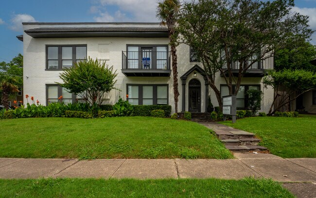 Foto del edificio - 5301 Reiger Ave
