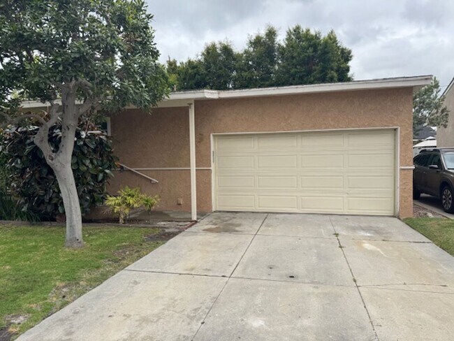 Foto del edificio - Newly Renovated 4 Bedroom 2 Bath home, wit...