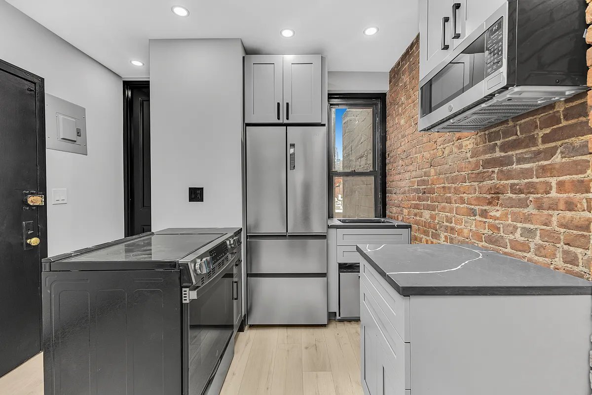Foto del edificio - 438 W 52nd St