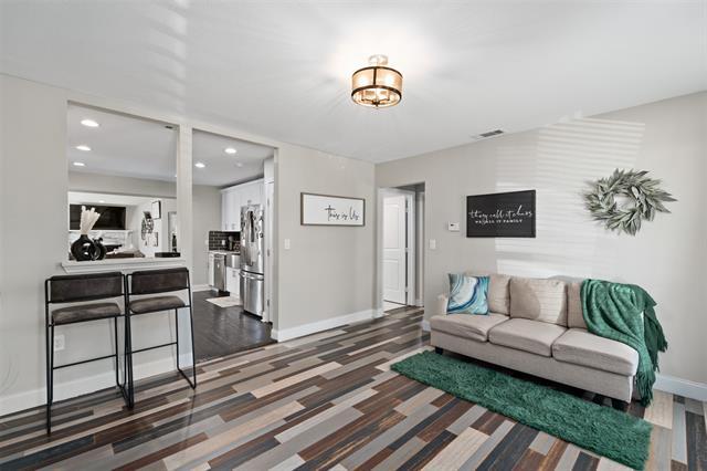 Foto del edificio - 5808 Locke Ave