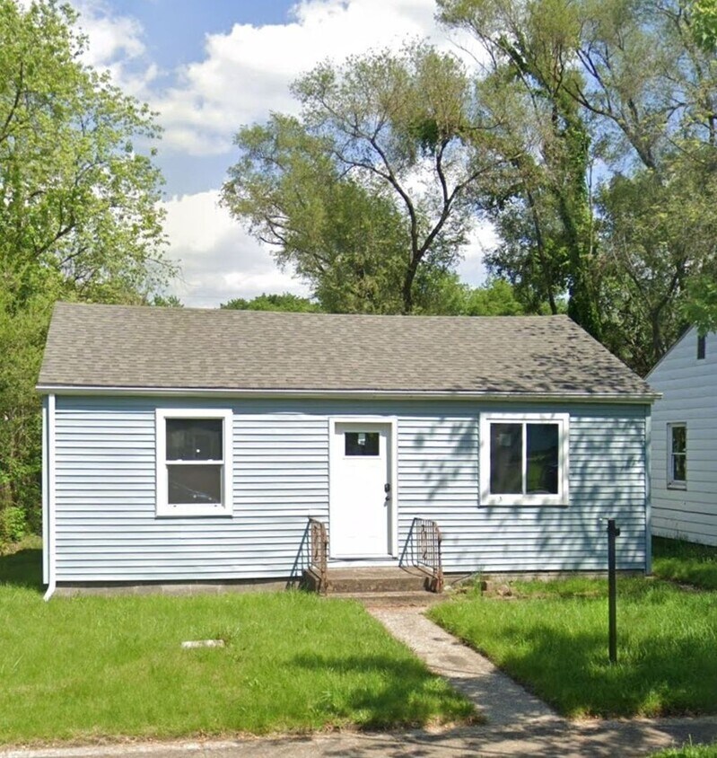 Primary Photo - Amazing Deck at this 2 Bed 1.5 Home