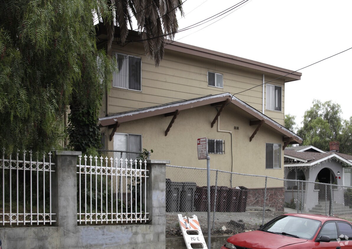 Foto del edificio - 2424 94th Ave